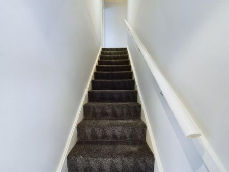 1 bedroom semi-detached house to rent - Photo 2