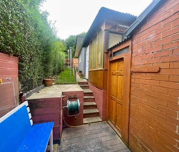Welcome to this charming terraced house. Boasting three bedrooms, a... - Photo 5
