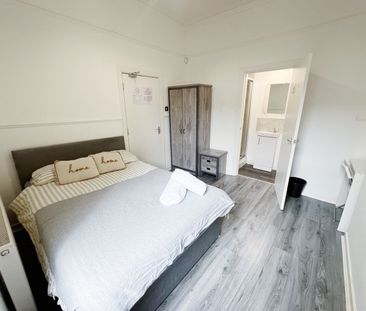 Room in a Shared House, Chirkdale Street, L4 - Photo 4