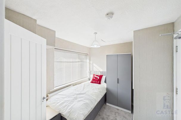 1 bedroom house of multiple occupation to rent - Photo 1