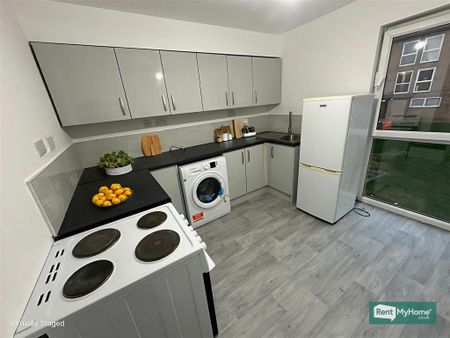 2 bedroom apartment to rent - Photo 2