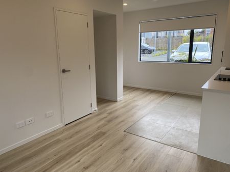 24 Paetai Lane, Te Atatu Peninsula - Photo 2