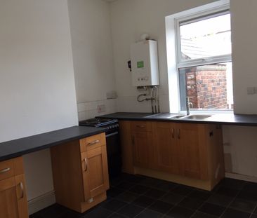 2 Bed Terraced House, Dovercourt Road, S61 - Photo 2