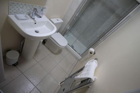 6 bedroom house to rent - Photo 5