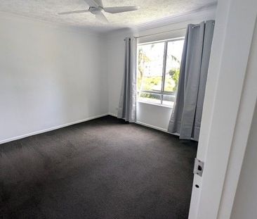 2Bed 2Bath UF Air Con Budds Beach - Photo 3