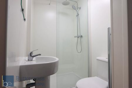 1 bedroom in a house share to rent - Photo 3