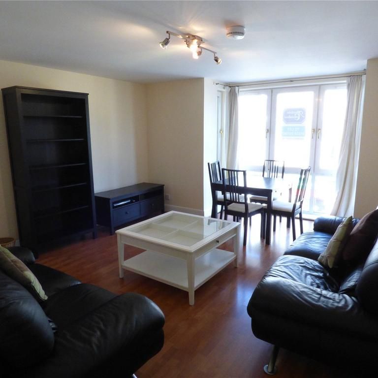 2 bedroom flat to rent - Photo 1