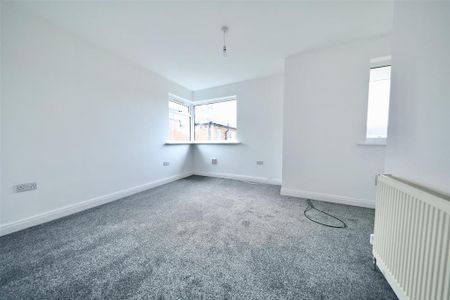 2 bedroom end of terrace house to rent - Photo 3