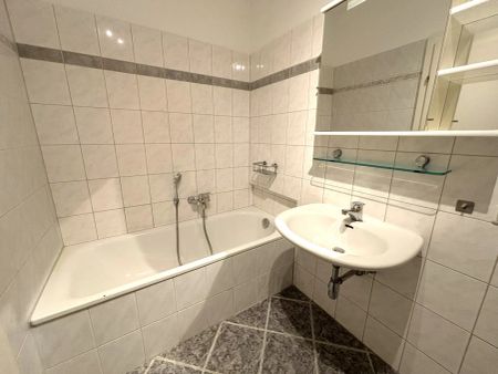 Stadtwohnung mit Balkon in den begrünten Innenhof! - Photo 3