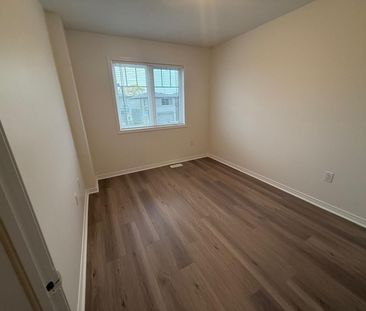 For Lease - 71 Bedrock Drive, Hamilton, Ontario - Photo 4