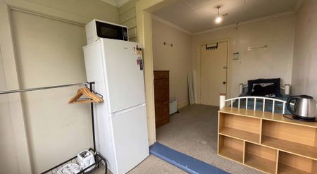 Convenient Studio Room on Union Street - Photo 4