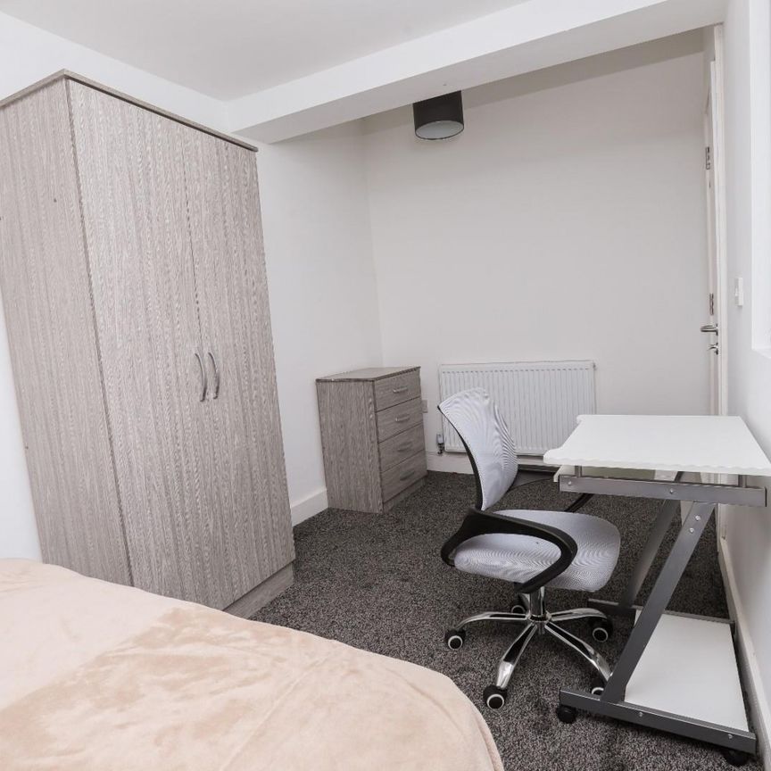 4 bedroom House To Let - Photo 1