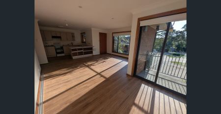 Neat Villa in a Quiet Complex - Photo 2