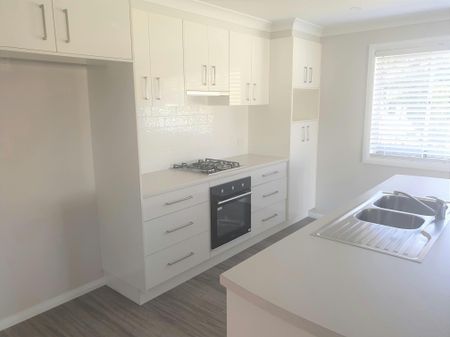 Bright and fresh home - close to town - Photo 4