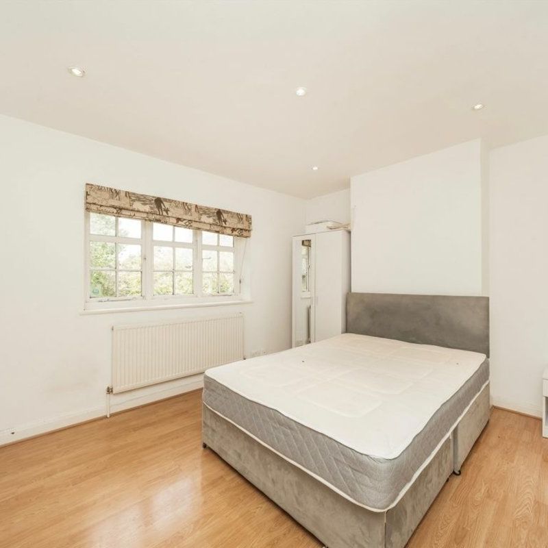 Neale Close, N2, London - Photo 1
