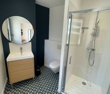 Coloc calme et soignée – Chambre avec salle d'eau - Photo 3