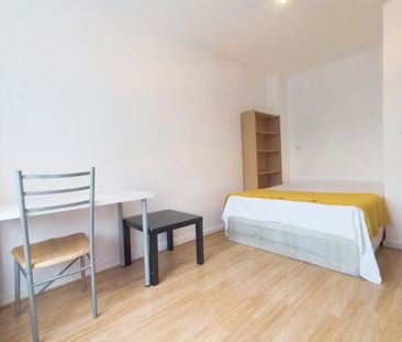 5 Bed Flat, Mountain House, SE11 - Photo 2