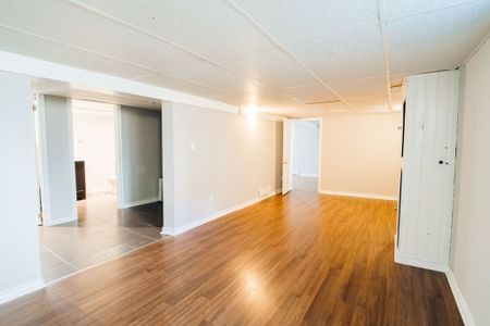 Spacious 3 Bedroom House in St. Catharines - Photo 4