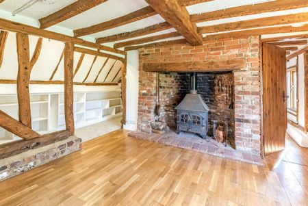 4 bedroom detached house to rent - Photo 2