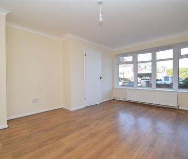 The Sycamores, Horbury, Wakefield - Photo 1