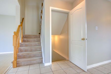 For Lease - 1498 Pinecliff Road, Oakville, Ontario - Photo 2