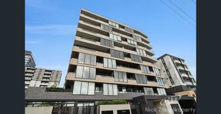 SPACIOUS HOME WITH BOX HILL GARDENS VIEW - Photo 3