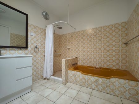 2-Bedroom Home with Spacious Yard in a Coastal Location - Photo 5