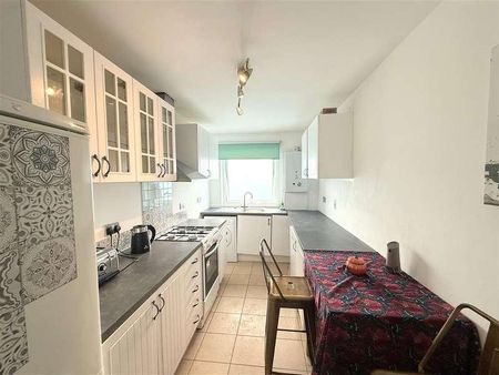 Broadfields Avenue, Edgware, HA8 - Photo 5