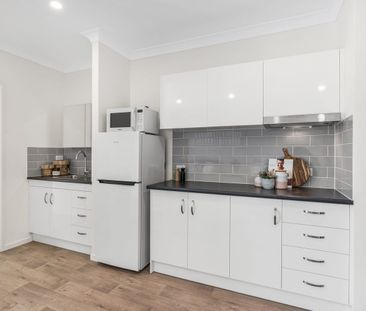 2/73 Junction Road, Morningside, Qld 4170 - Photo 3