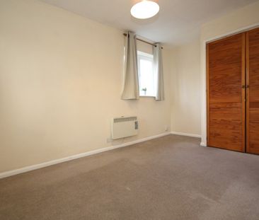 Hawkswell Walk, Woking - Photo 5