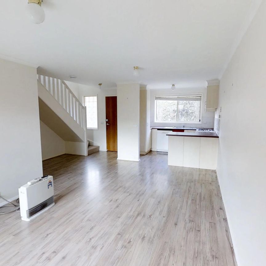 4/6 Mowatt Street, Queanbeyan East NSW 2620 - Townhouse For Rent | Domain - Photo 1