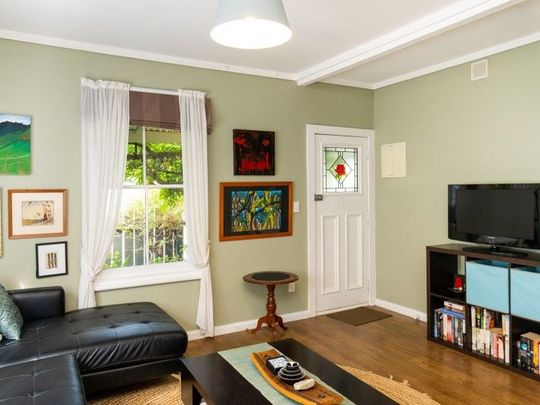 Paradise Cottage - Prime Location! - Photo 1