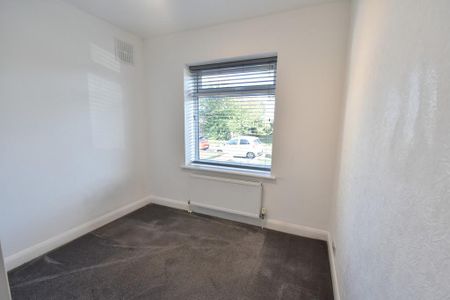 2 bedroom semi-detached bungalow to rent - Photo 4