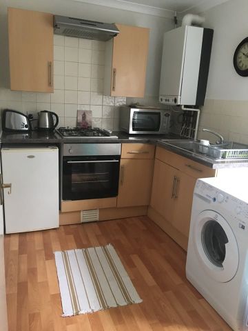 1 Bed Flat, London, E3 - Photo 3