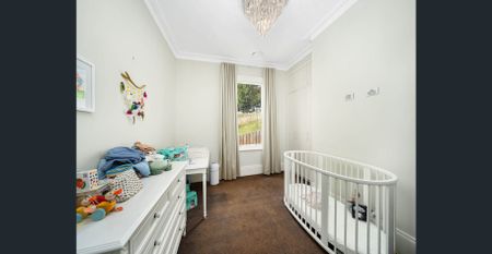 Spectacular Home – Includes Gardener/Power/Internet/Water - Photo 3