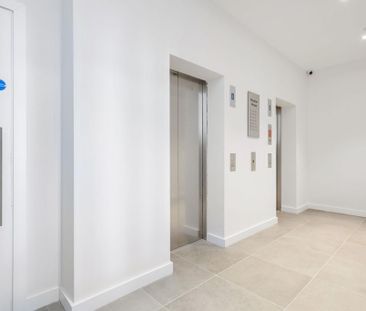 Flat to rent - Photo 1