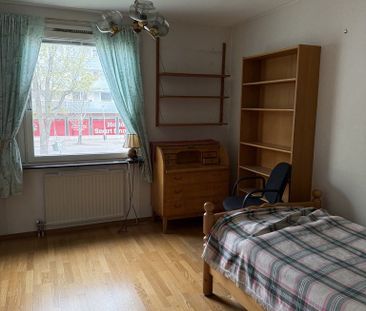 Vänortsstråket, Sollentuna - Photo 2