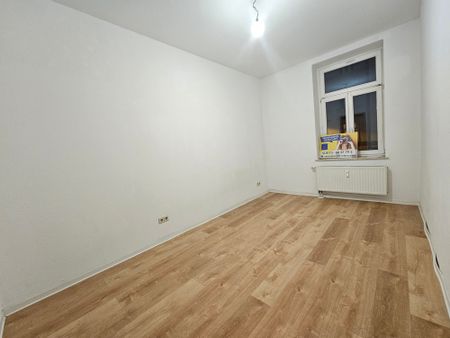 Schöne Wohnung in zentraler Lage mit Balkon - Foto 2