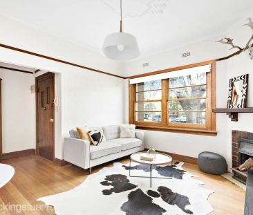 Ground Floor Deco Delight - See it, love it and live the location - Photo 1