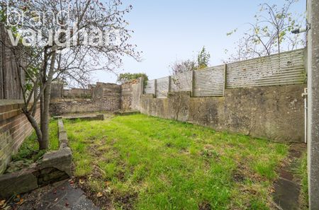 4 bedroom terraced house to rent - Photo 2
