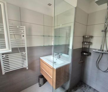 Location Appartement 2 pièces 45m² MONTAUROUX 83440 - Photo 5