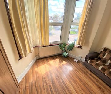 Studio to rent - Photo 6