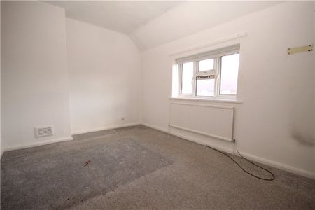 Cypress Road, Guildford, Surrey, GU1 1NB - Photo 2