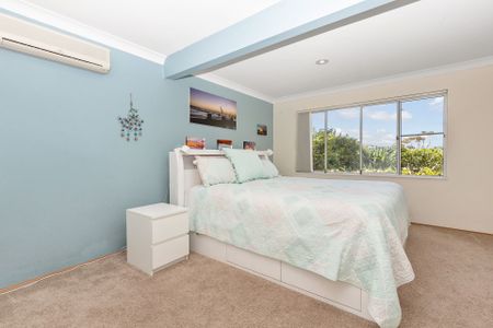 Dreamy Transit Hill Haven with Ocean Vibes - Photo 3