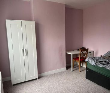 4 bedroom terraced house to rent - Photo 3