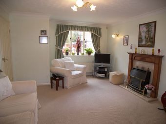 3 bed Semi Detached, - Photo 1