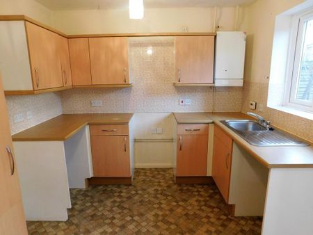 2 bedroom semi-detached house to rent - Photo 4