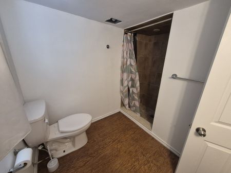 For Lease - 1644 Dufferin Street Unit# Main Floor, Toronto, Ontario - Photo 4