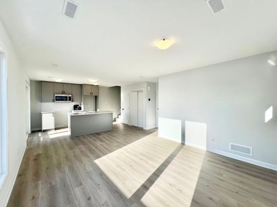 For Lease - 1118 Creekway Private, Kanata, Ontario - Photo 1