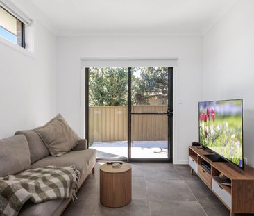 Modern & Convenient Two Bedroom Granny Flat - Photo 5